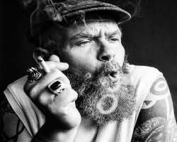 Darko Peric (Actor) smoking